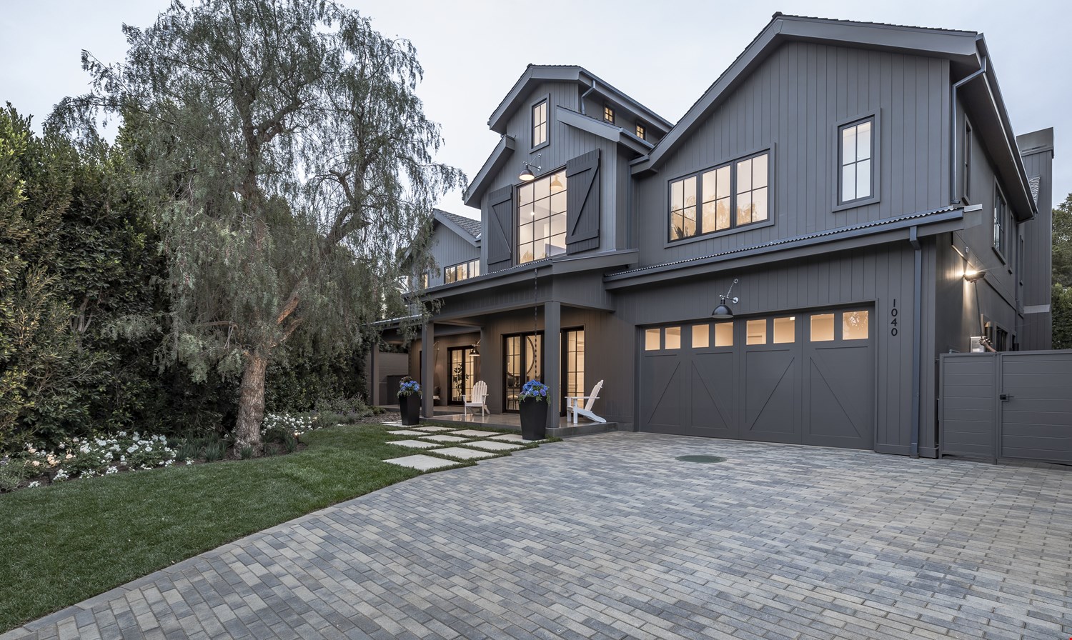 Black exterior cladding from the aspyre collection by james hardie on a residential home