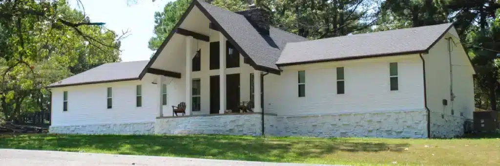 Modern home featuring vinyl and board‑and‑batten siding styles near Sikeston, designed and installed by Xtreme Exteriors in Nixa, MO